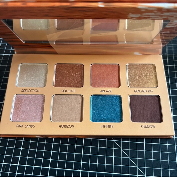 Beauty for Real Golden Hour mango butter eyeshadow palette NWT - Picture 5 of 6